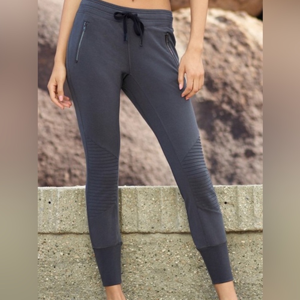 Alo Yoga urban moto sweatpants